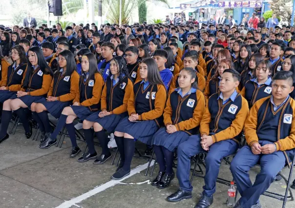 ¡De regreso a las aulas! Más de 670 mil estudiantes inician clases en Edomex