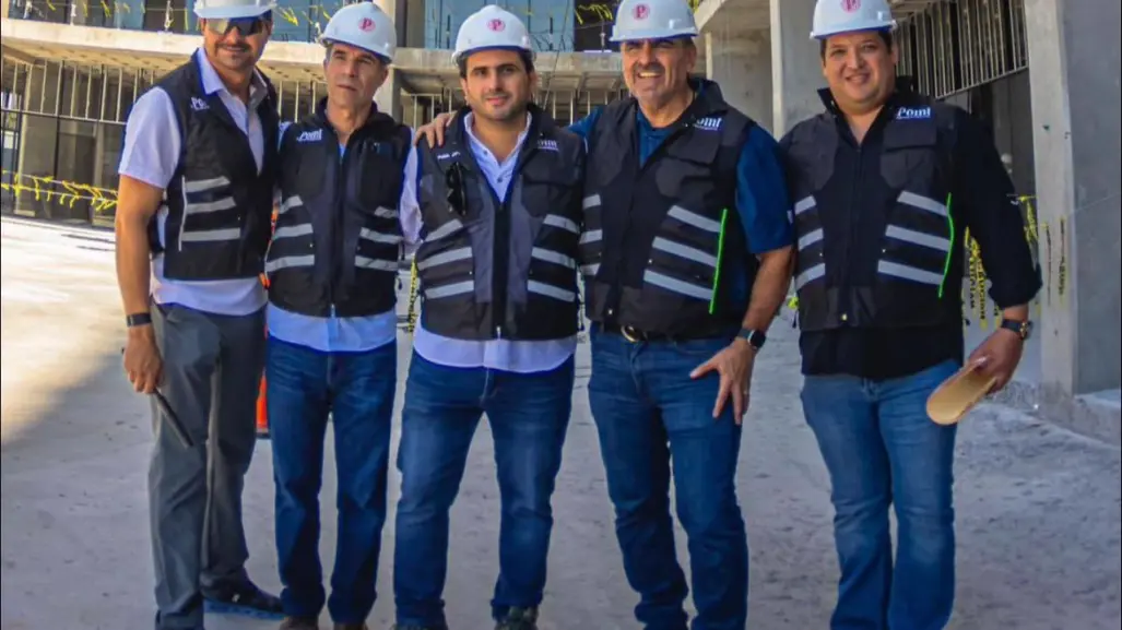 Inspecciona el alcalde de Apodaca la construcción del edificio más alto