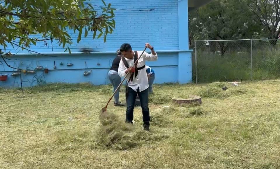 Encabeza Diputado Félix Rocha brigada de fumigación contra el mosquito del dengue en planteles educativos de Guadalupe. Foto. Captura de Imagen