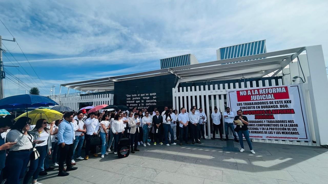 De mandera indefinida, trabajdores del Poder Judicial hacen paro de labores. Foto: Jesús Carrillo.