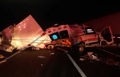 Muere personal médico tras aparatoso choque en Vallecillo