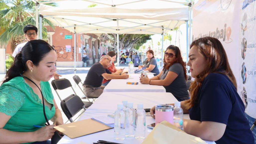 Ofertan más de 400 vacantes en jornada de empleo en Cabo San Lucas