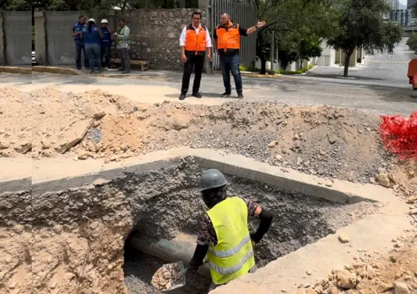 Jesús Nava supervisa trabajos de reubicación de tubería en Santa Catarina