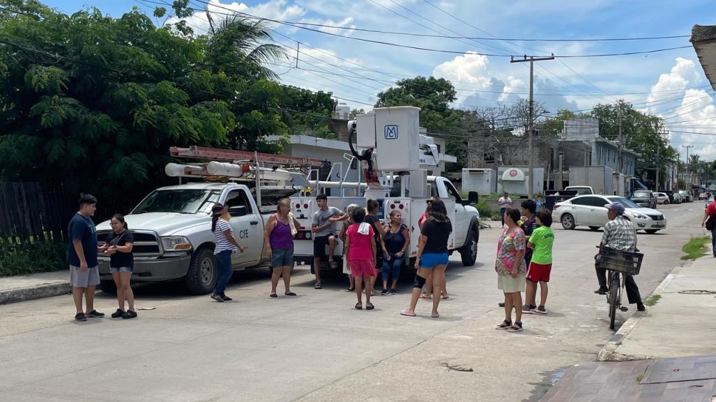 “Secuestran” a cuadrillas de CFE tras falta de energía eléctrica en Tampico