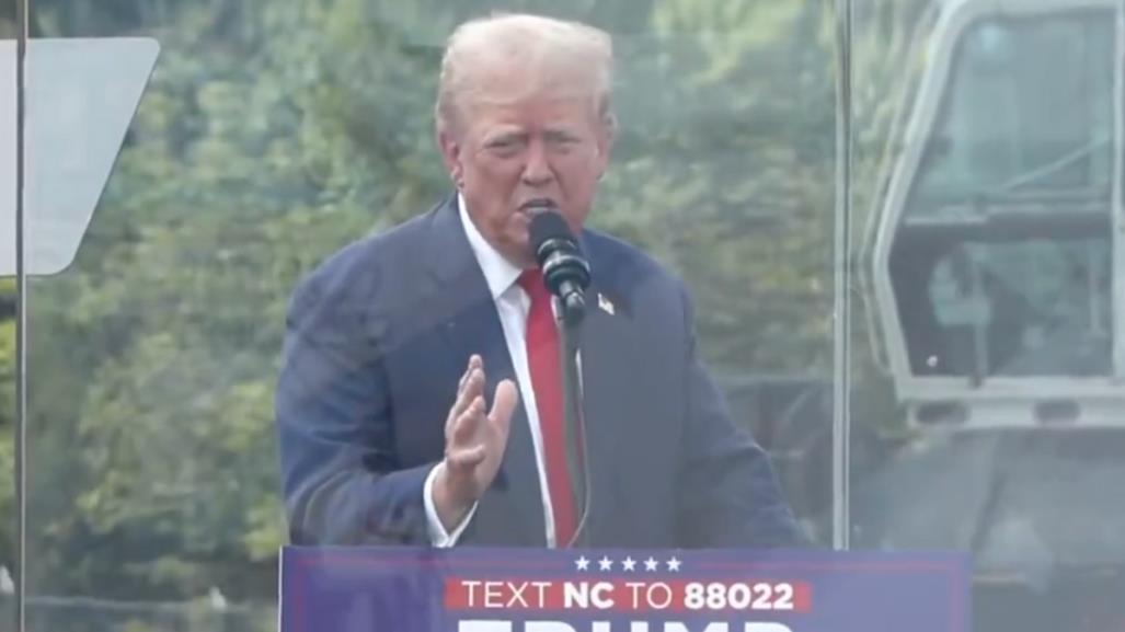 Donald Trump usa cristal antibalas en discurso tras atentado | VIDEO