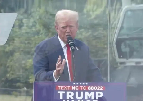 Donald Trump usa cristal antibalas en discurso tras atentado | VIDEO