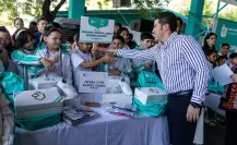 Entrega Samuel apoyos a alumnos de escuelas de tiempo completo