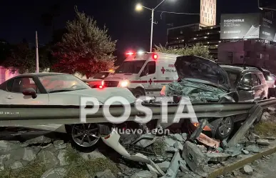 Choque en avenida Constitución deja dos mujeres heridas