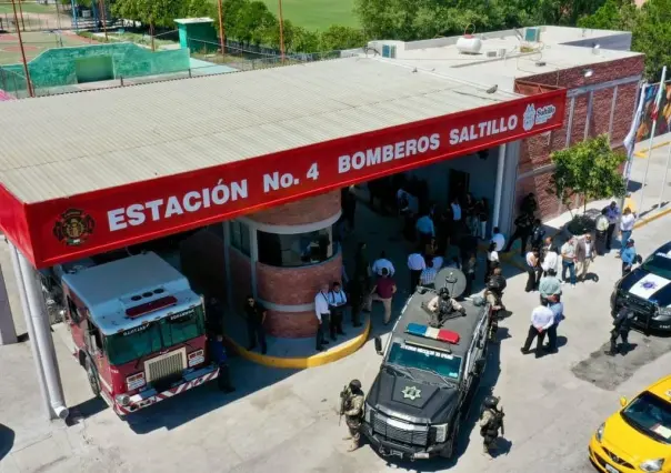 Reaperturan de la estación Guayulera en el Día del Bombero en Saltillo