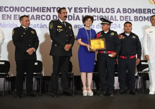 Reconocen labor de bomberos y paramédicos de la secretaría de Seguridad Pública