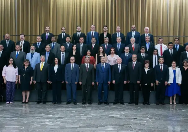 UANL reconoce a 44 egresados con el Premio a la Excelencia Profesional 2024