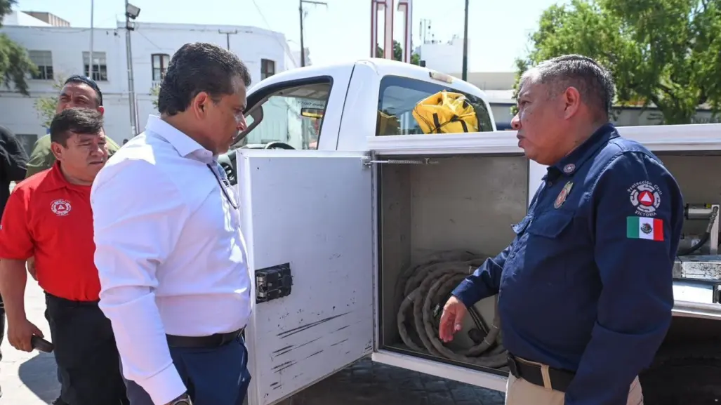 Reconoce y celebra Eduardo Gattás a personal del H. Cuerpo de Bomberos