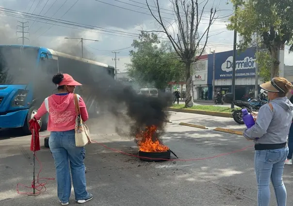 Tultitlán: Manifestantes bloquean ambos sentidos de la vía José López Portillo