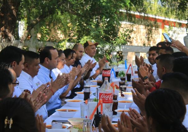 Reconocen entrega y compromiso de bomberos de Parras