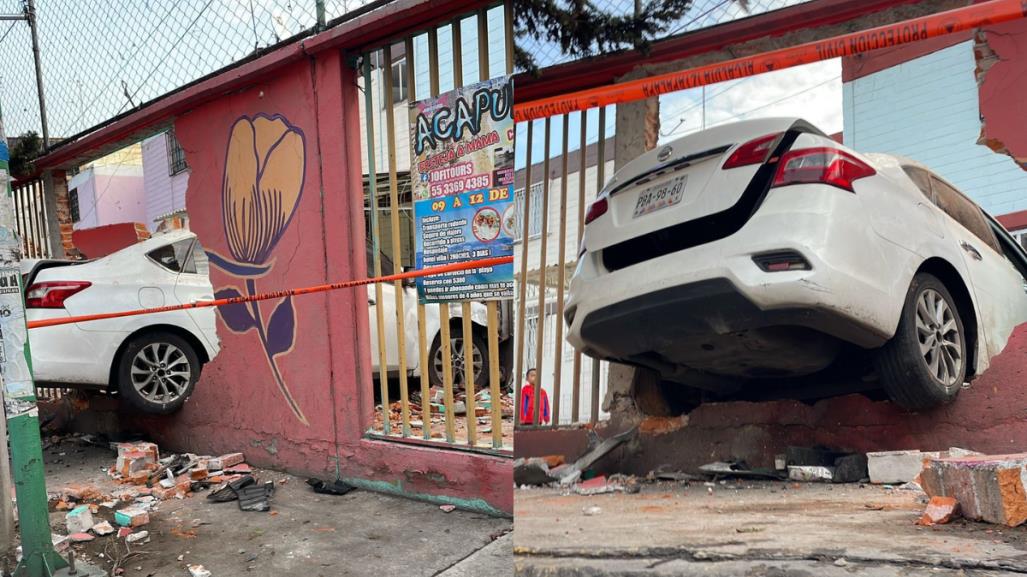 Auto termina dentro de una casa en Ejército de Agua Prieta, Iztapalapa