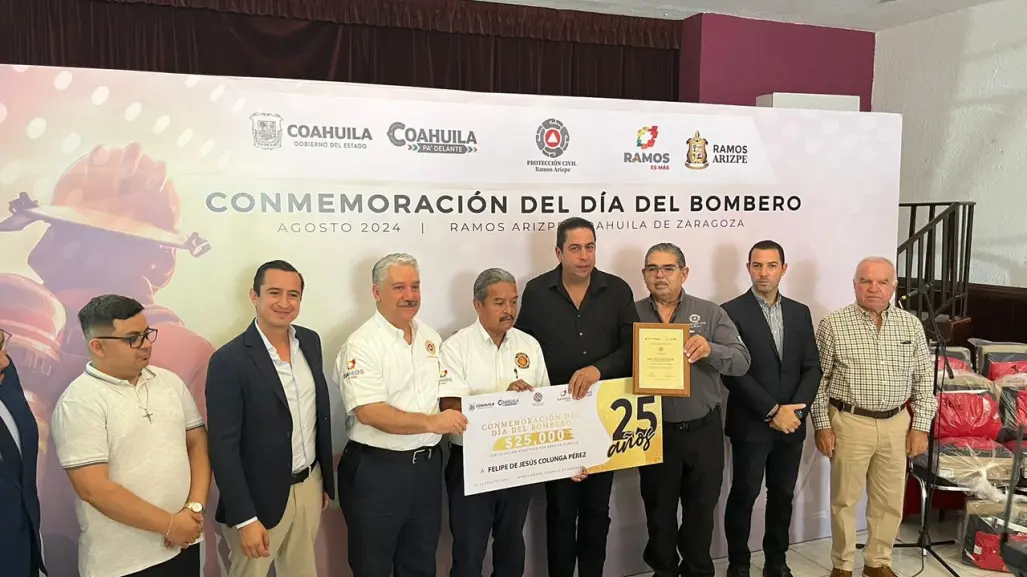 Festejan y homenajean el trabajo de los bomberos en Ramos Arizpe