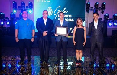 Entrega Colosio reconocimiento a 33 oficiales de Policía y Tránsito