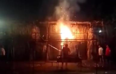 Fuego en Tixkokob: Arde en llamas el coso taurino de Nolo (Video)