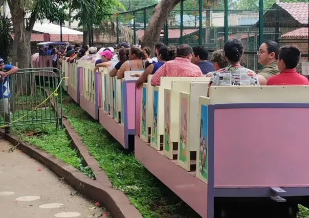 ¡Por tercera vez! Se descarrila del trenecito del Centenario en Mérida