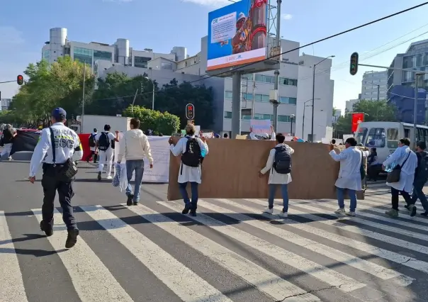 Protestan alumnos de la Universidad de la Salud por acoso de las autoridades