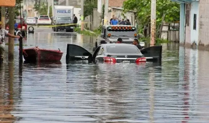 Colapso del drenaje en Chalco impide que el nivel de agua baje. Foto: RRSS