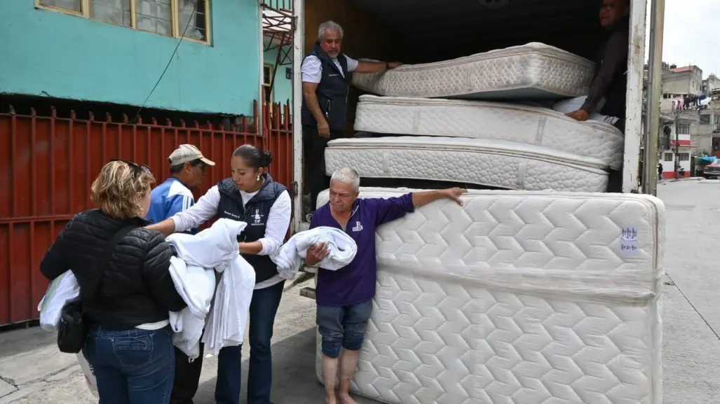 Apoyan a familias afectadas por lluvia en Naucalpan