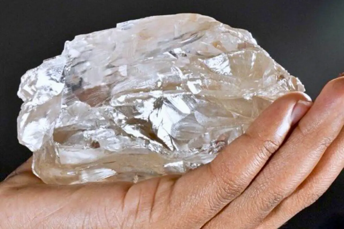 Lucara Diamond Corp. desenterró el diamante.  Créditos: X @Botswana.