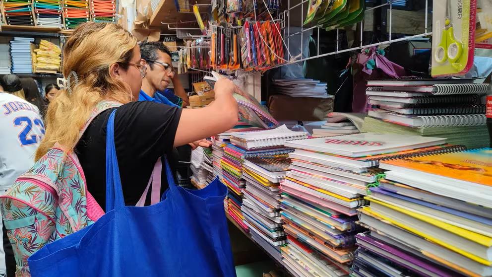 Feria del regreso a clases Iztapalapa con grandes descuentos en útiles escolares