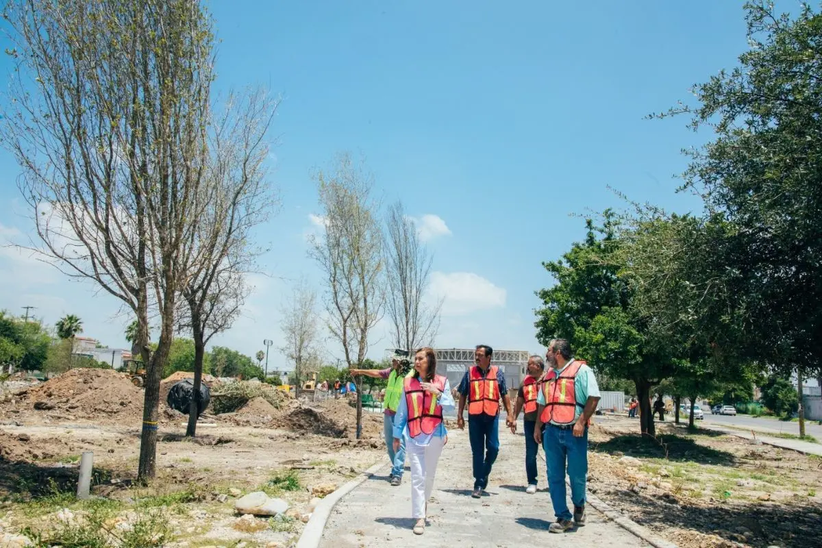 La Alcaldesa Cristina Díaz en la construcción del octavo Macro Centro DIF Dos Ríos. Foto: Gobierno de Guadalupe