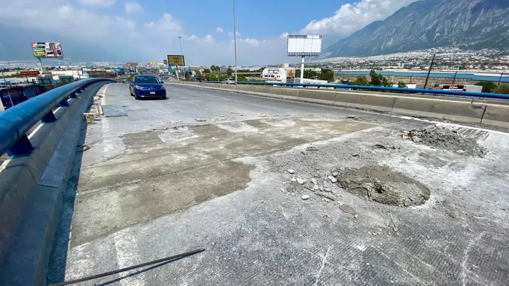 Cierran tres carriles en avenida Díaz Ordaz, avanzan reparaciones