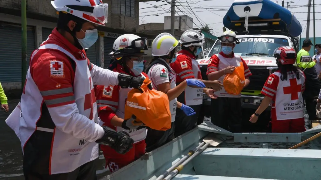 Distribuyen alimentos en Chalco; viviendas continúan bajo el agua