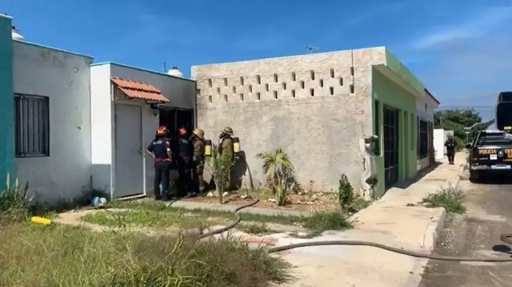 Alarma por un incendio matutino en una casa de Ciudad Caucel