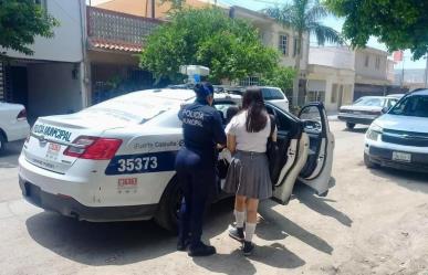 Se pierden alumnas en primer día de clases en Torreón; patrulla las lleva a casa