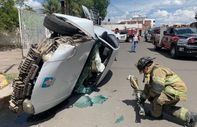 Vuelca vehículo en prolongación Canoas, un lesionado