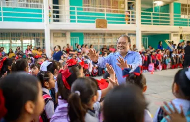 Andrés Mijes refuerza apoyos para educación y seguridad en Escobedo