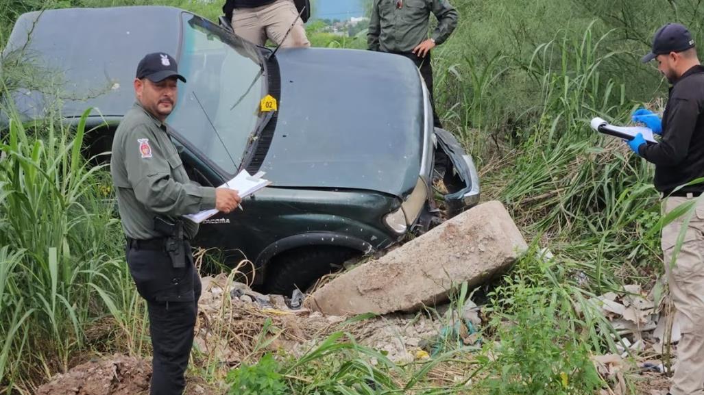 Balean supuestos policías una camioneta durante una persecución en Sinaloa