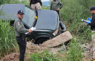 Balean supuestos policías una camioneta durante una persecución en Sinaloa