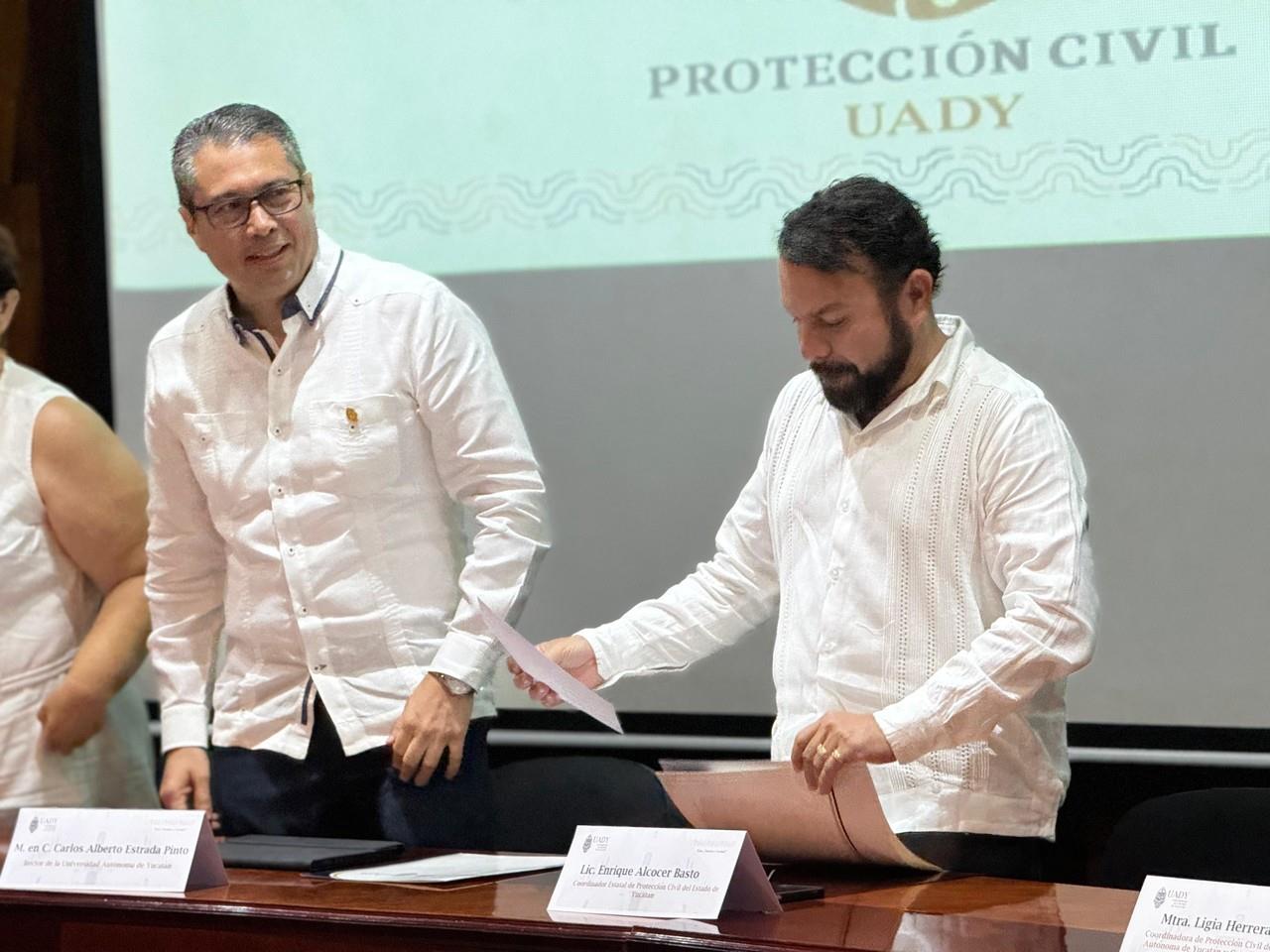 Enrique Alcocer Basto, hizo un llamado a la comunidad UADY a trabajar como un solo equipo. Foto: Irving Gil