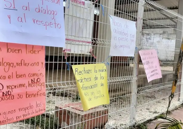 Protesta en la primaria Abreu Gómez: docentes cierran el plantel