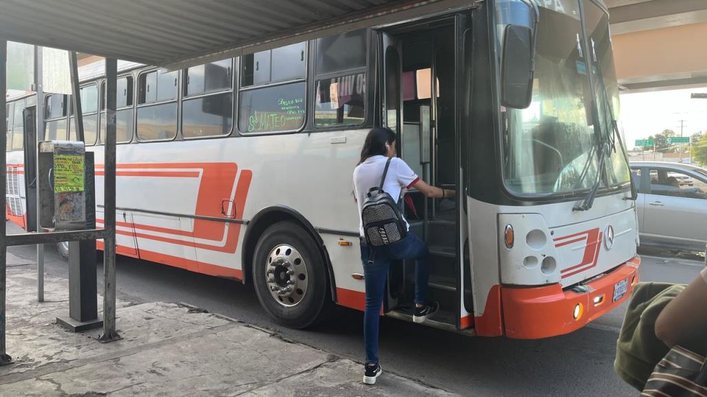 Choferes de transporte público piden retomar la credencialización de estudiantes