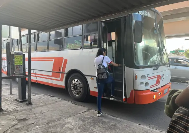 Choferes de transporte público piden retomar la credencialización de estudiantes