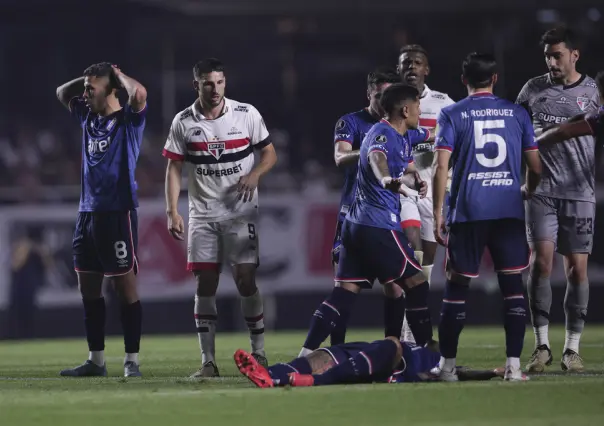 Muere futbolista Juan Izquierdo tras desvanecerse en partido de la Libertadores