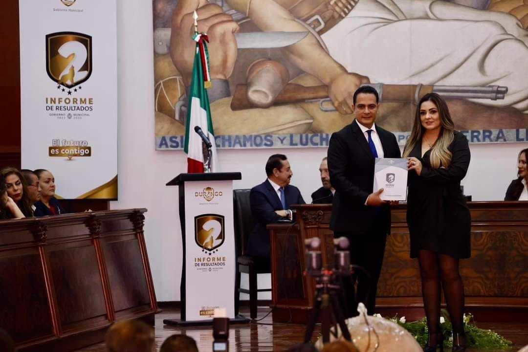 El presidente municipal de Durango, José Antonio Ochoa Rodríguez, presentó su segundo informe de gobierno. Foto: Isaura Retana.