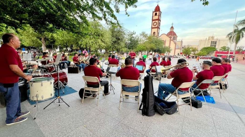 Invitan a tardes de música en la plaza del 15 con la Banda del Estado