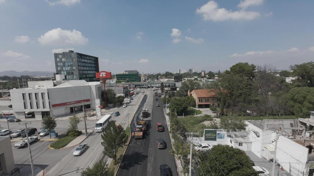 Caos vehicular en el blvd V. Carranza a 3 meses del inicio de su repavimentación