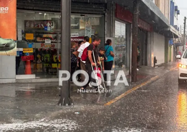 Diluvio toma por sorpresa a más de uno e inunda Monterrey