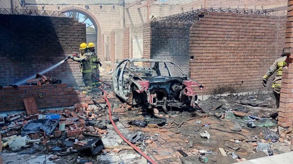 Se incendia antiguo mercado Plaza Torreón; descartan lesionados