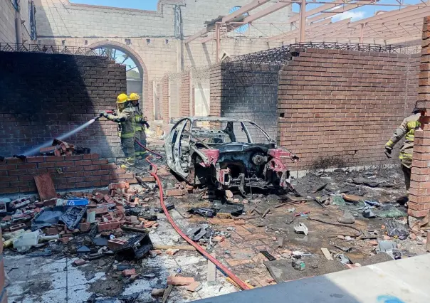 Se incendia antiguo mercado Plaza Torreón; descartan lesionados