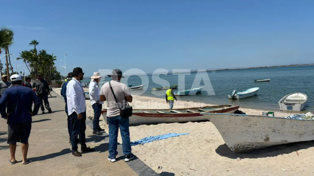 Contra reloj: retiran embarcaciones abandonadas del Malecón de La Paz