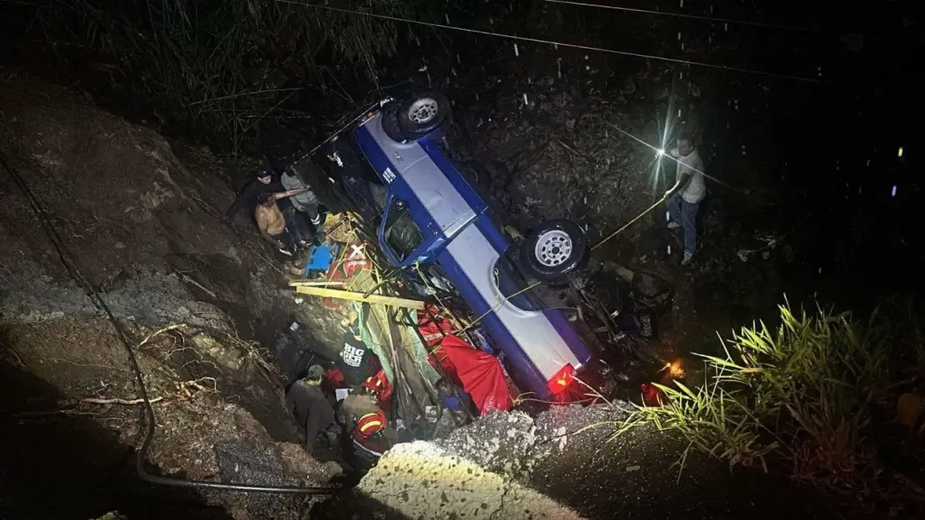 Tragedia en Chalma; volcadura de camioneta deja dos peregrinos muertos